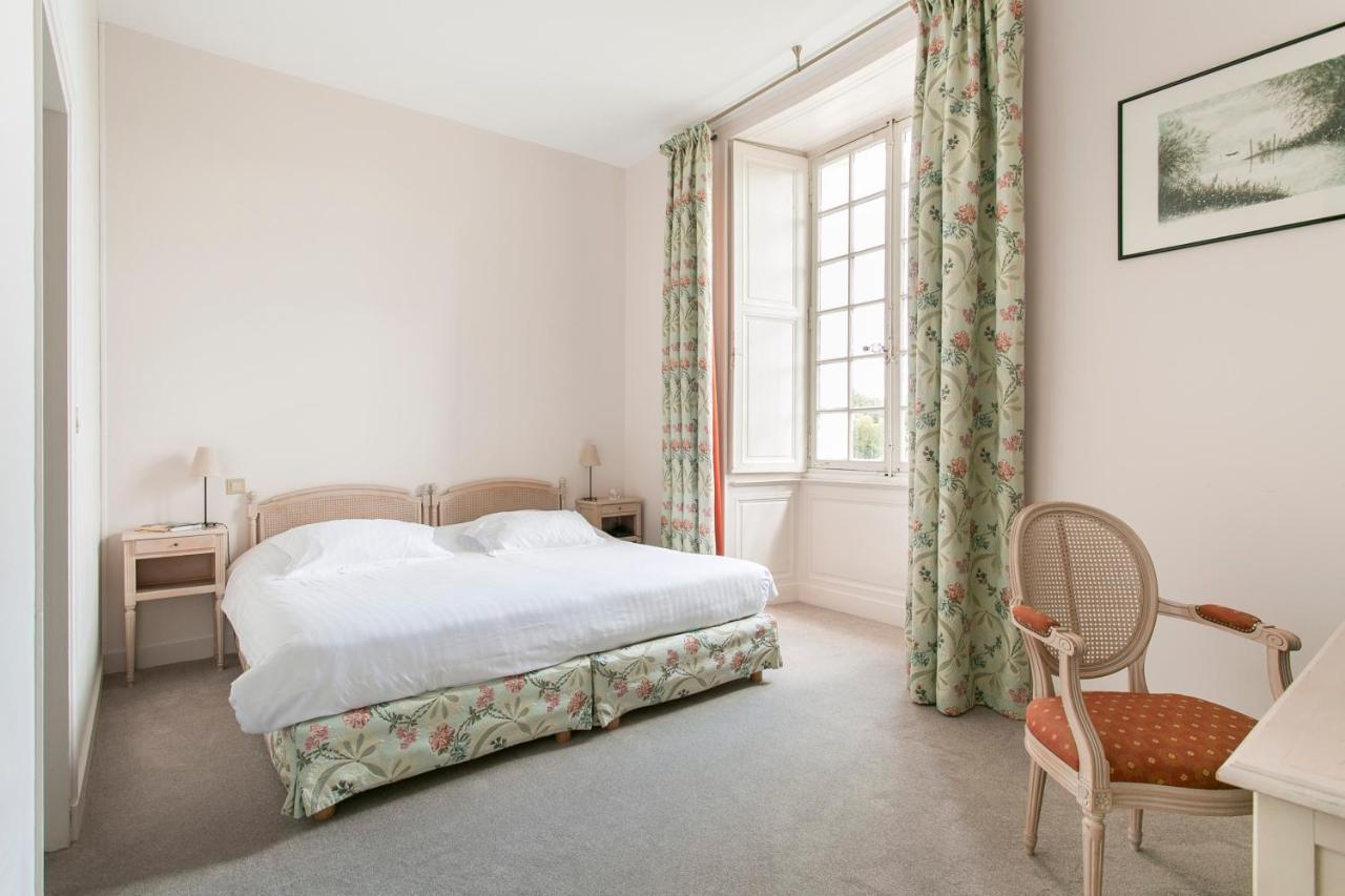 Chateau Golf Des Sept Tours Courcelles-de-Touraine Екстериор снимка